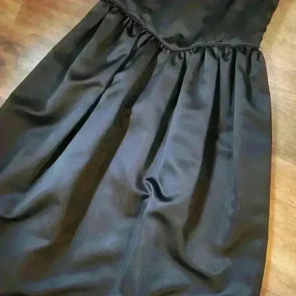 Vintage 1980's Black Satin Pleated Midi Dress Size 5/6 - Picture 3 of 7